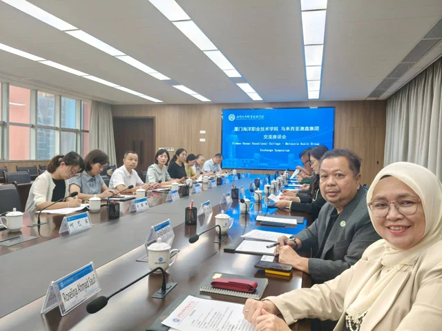 Kunjungan hormat MIPN ke Xiamen Ocean Vocational Institute, China