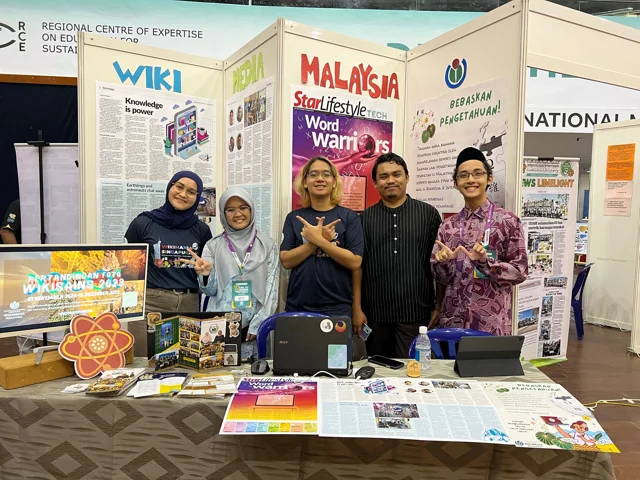 Malaysian Wikimedians in IIUM RCE Symposium with an IIUM Student